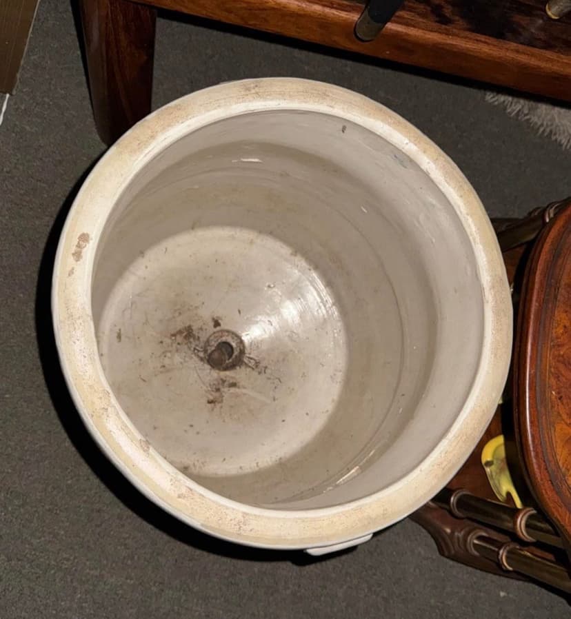 Collectible Antique Red Wing 10 Gallon Self Draining Crock, Beige, photo 3 of 4